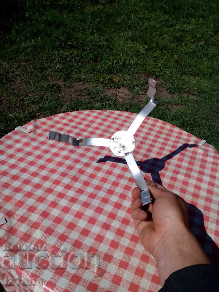 Auction Old stand, stand for warm objects Auction Old stand, stand for warm objects