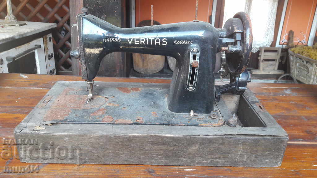 Sewing machine Veritas