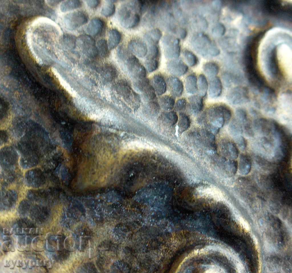 Delivery of Old brass decorative plate for wall with bird Phoenix Delivery of Old brass decorative plate for wall with bird Phoenix