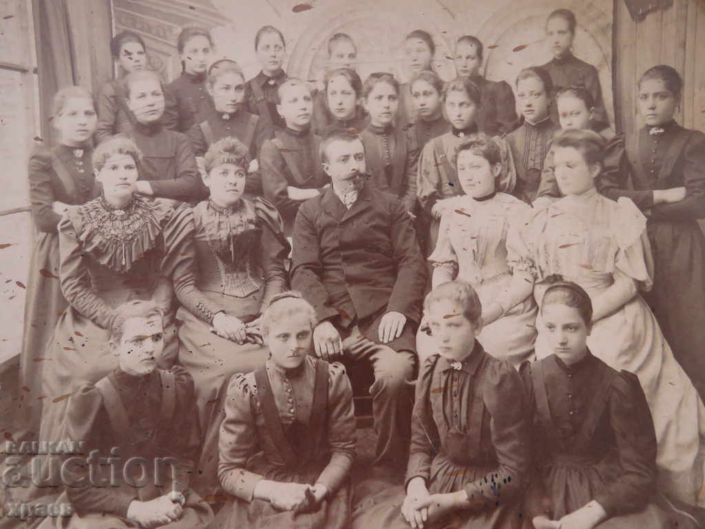 OLD PHOTOGRAPHY - CARDBOARD - LARGE 174 with price 34.99 BGN | € 17.89 OLD PHOTOGRAPHY - CARDBOARD - LARGE 174 with price 34.99 BGN | € 17.89