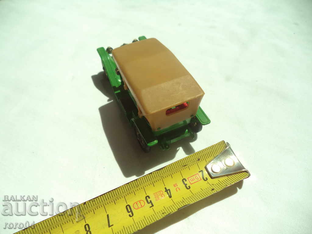 Delivery of MATCHBOX MODELS OF YESTERYEAR Y9 1912 SIMPLEX