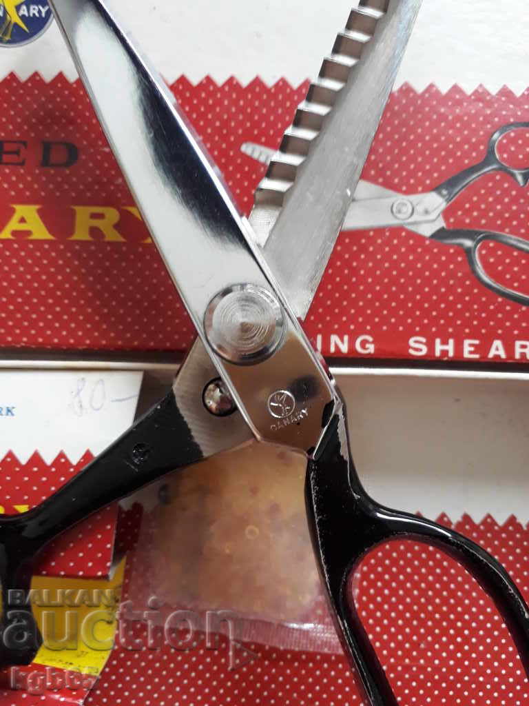 Delivery of Old Red Canary Scissors. Super quality !!!!!!!!! Delivery of Old Red Canary Scissors. Super quality !!!!!!!!!