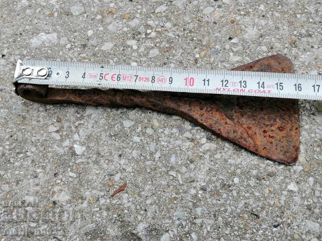 Auction  Gingerbread, gingerbread, gingerbread, gingerbread, wrought iron