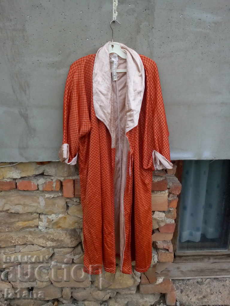 Old lady's robe