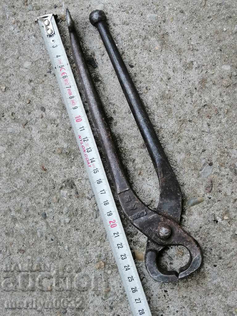 Livrarea Clește vechi, fier forjat, clește tip patent