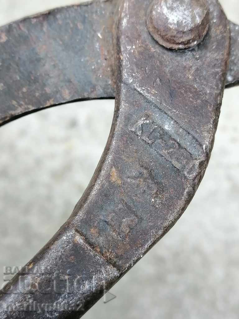 Old tongs, wrought iron, tool corpen - 6 Old tongs, wrought iron, tool corpen - 6