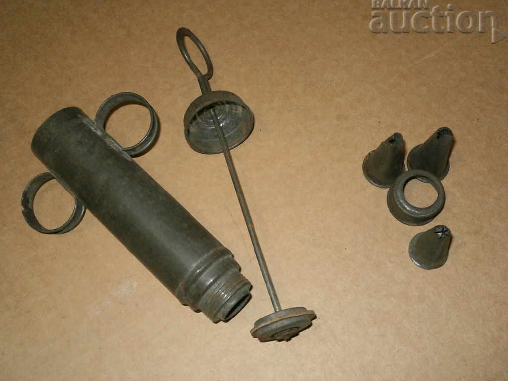 Delivery of syringe for cakes and pastries from the Kingdom of Bulgaria Delivery of syringe for cakes and pastries from the Kingdom of Bulgaria