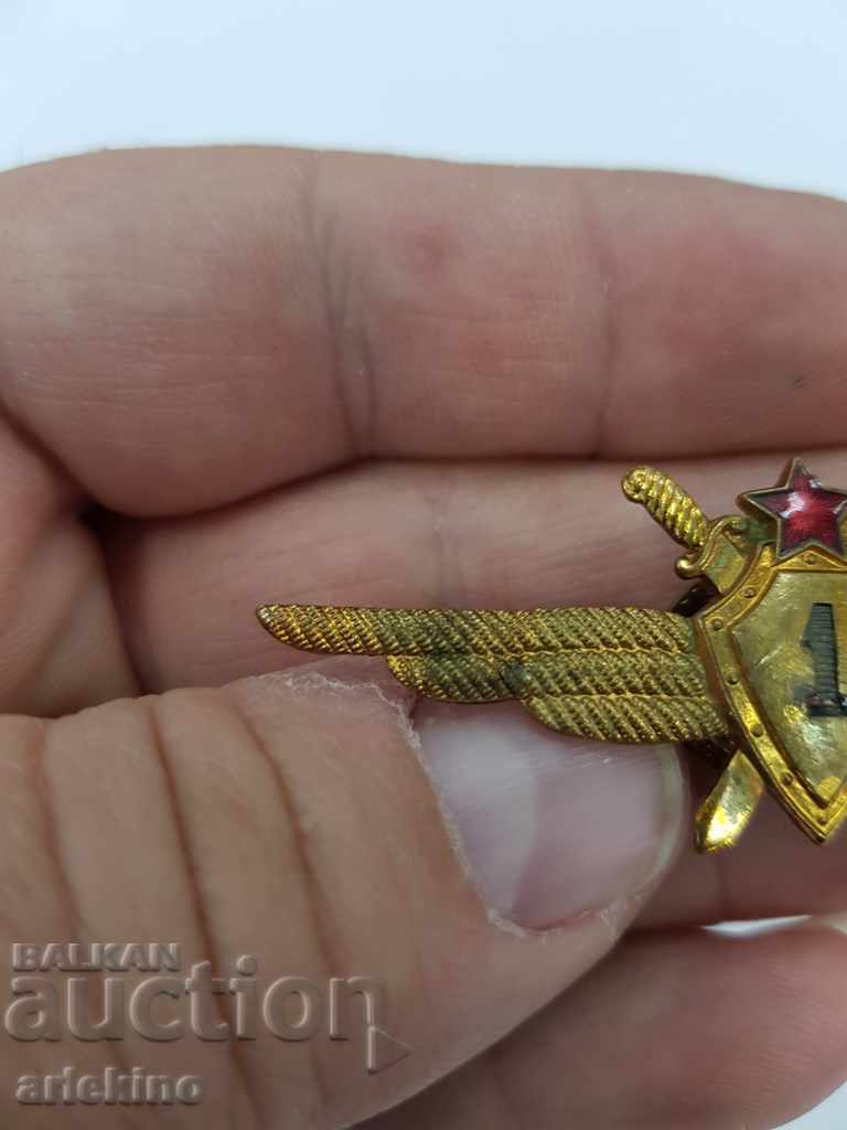 Auction Collectible Russian USSR military badge of screw 1st class Auction Collectible Russian USSR military badge of screw 1st class