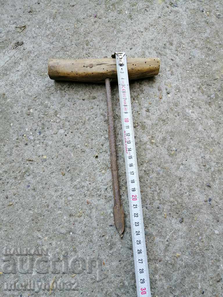 Old woodcutter, chopper, drill, tool with price 26.00 BGN | € 13.29