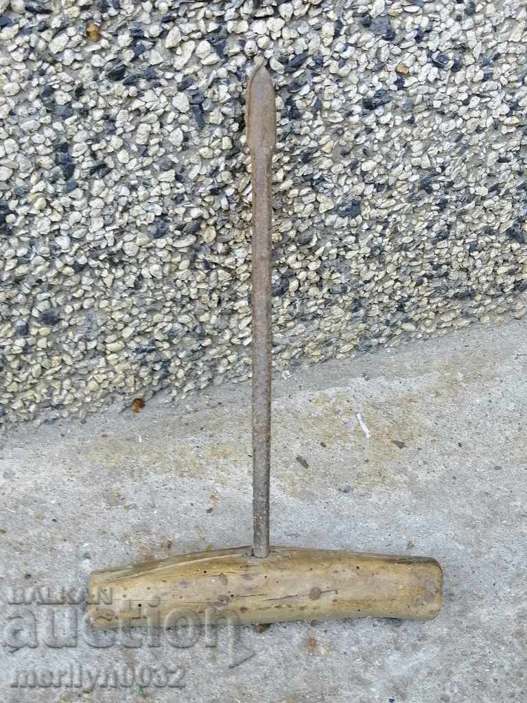Auction  Old woodcutter, chopper, drill, tool