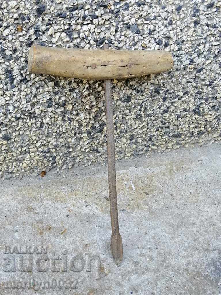 Delivery of Old woodcutter, chopper, drill, tool