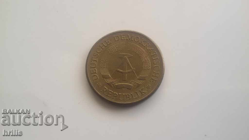 GDR 1983 - 20 PFENIGA with price 1.80 BGN | € 0.92 GDR 1983 - 20 PFENIGA with price 1.80 BGN | € 0.92