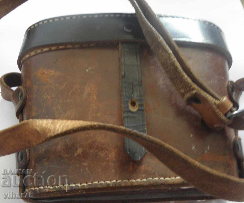 vechi binoclu militar german cu preț 219.99 BGN | € 112.48 vechi binoclu militar german cu preț 219.99 BGN | € 112.48