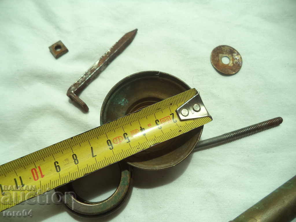 STAND FROM OLD CORNICE - 7 STAND FROM OLD CORNICE - 7