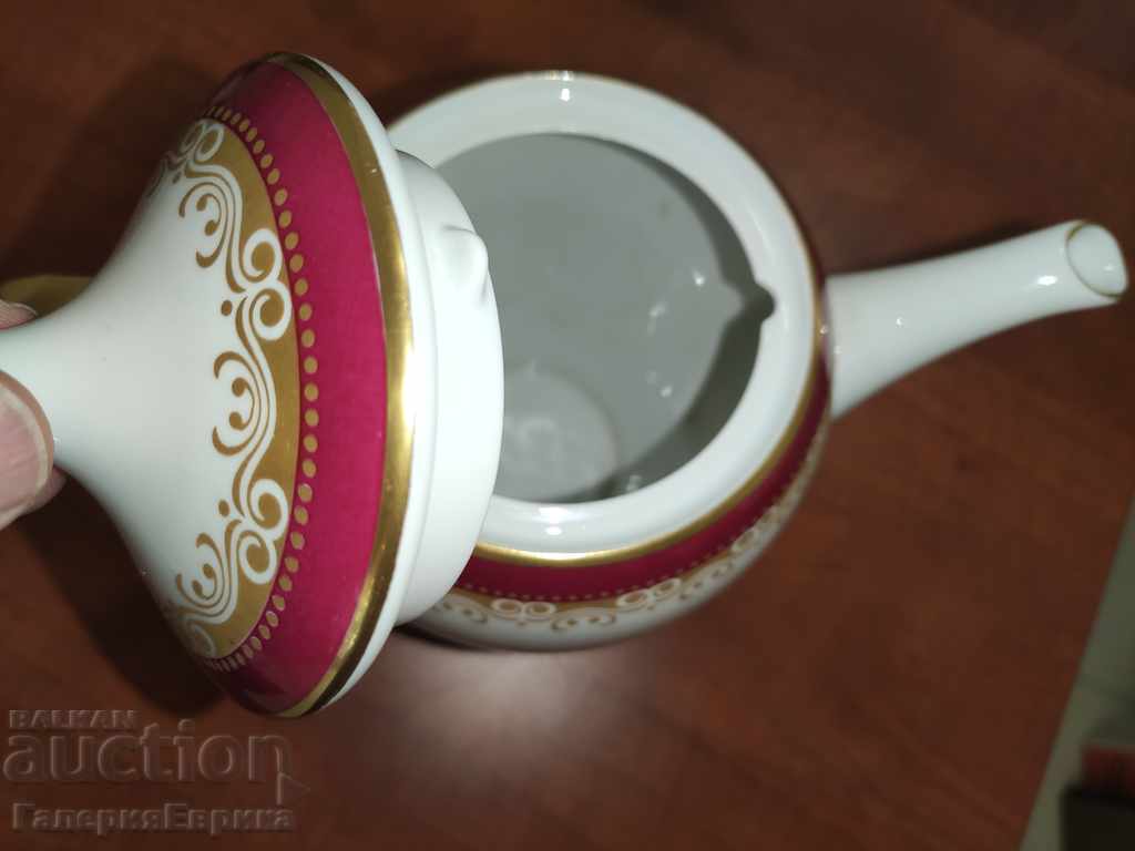 Porcelain jug 23 cm high with gold applique - 5