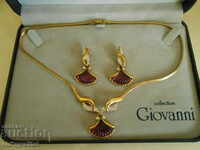 Wonderful earrings and necklace, very beautiful DESIGN set