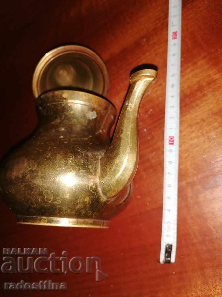 Auction Old bronze teapot Auction Old bronze teapot