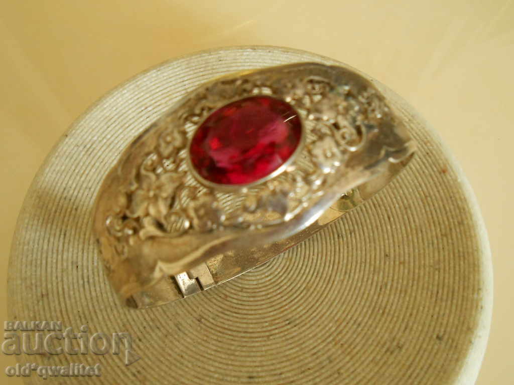 Unusual, old bracelet motifs from nature red accent with price 397.00 BGN | € 202.98 Unusual, old bracelet motifs from nature red accent with price 397.00 BGN | € 202.98
