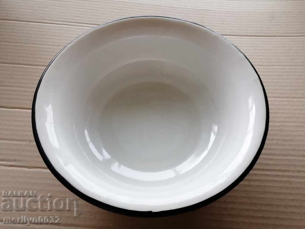 Εμαγιέ δικαστήριο μπολ με μπολ σμάλτο, πυέλου με τιμή 29.00 BGN | € 14.83