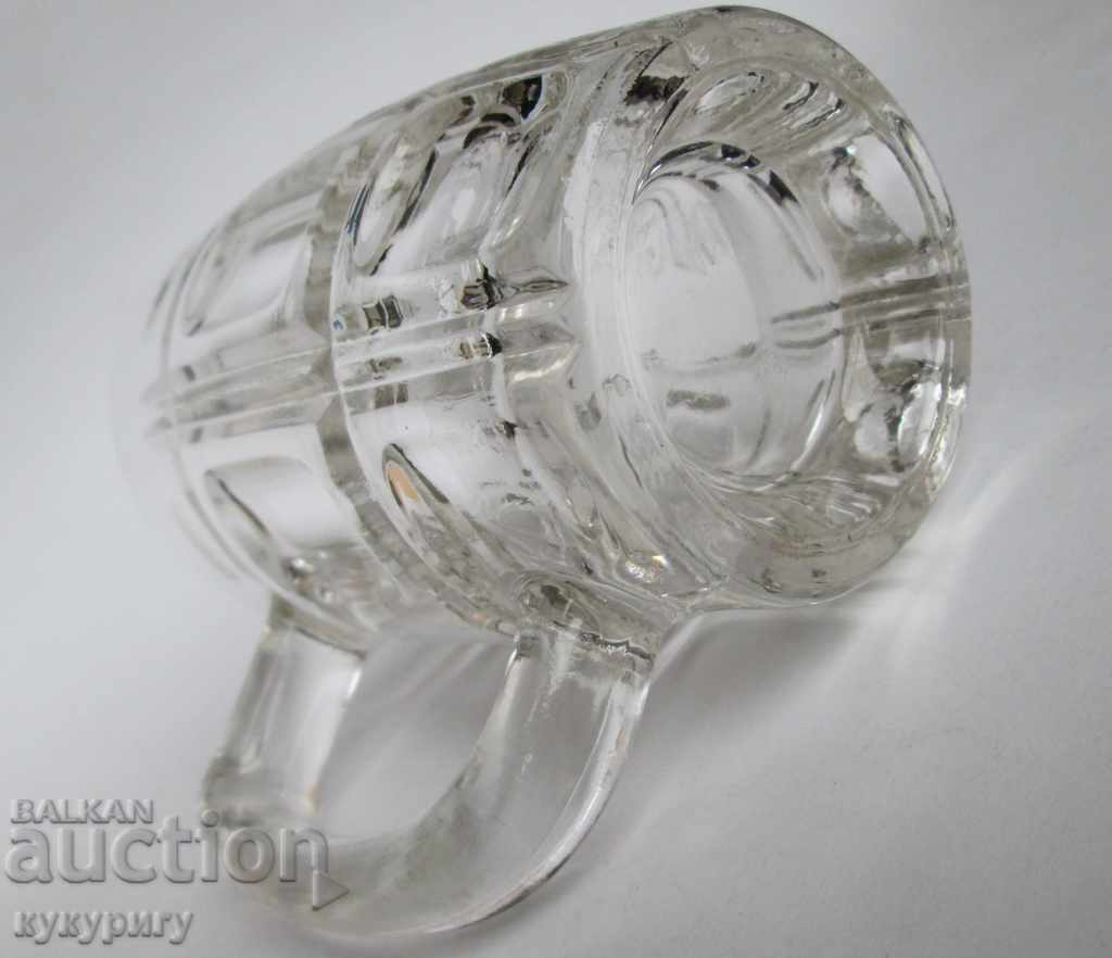 O cană veche de sticlă regală cu un leu - 5 O cană veche de sticlă regală cu un leu - 5