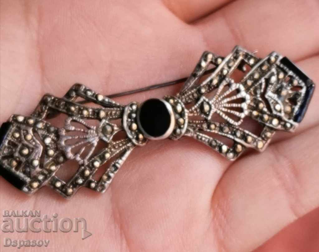 Silver Brooch with Onyx and Marcasiti