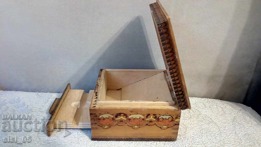 Old wooden cigarette case cigarette case with price 30.00 BGN | € 15.34 Old wooden cigarette case cigarette case with price 30.00 BGN | € 15.34