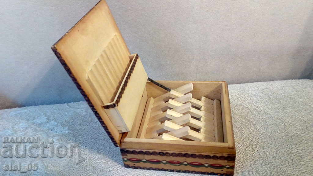 Delivery of Old wooden cigarette case cigarette case Delivery of Old wooden cigarette case cigarette case