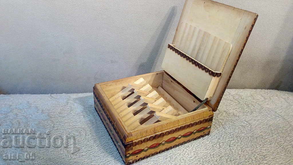 Old wooden cigarette case cigarette case - 5 Old wooden cigarette case cigarette case - 5