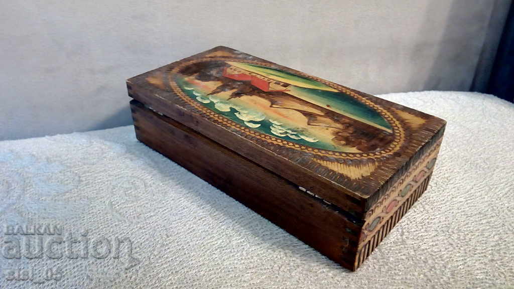 Παλιό ξύλινο κουτί με τιμή 30.00 BGN | € 15.34 Παλιό ξύλινο κουτί με τιμή 30.00 BGN | € 15.34