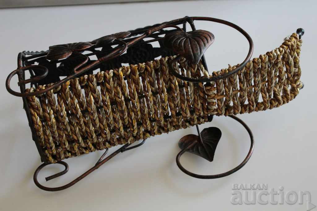 BOTELĂ DE BUCURI DE VINTA DE METAL - 5 BOTELĂ DE BUCURI DE VINTA DE METAL - 5