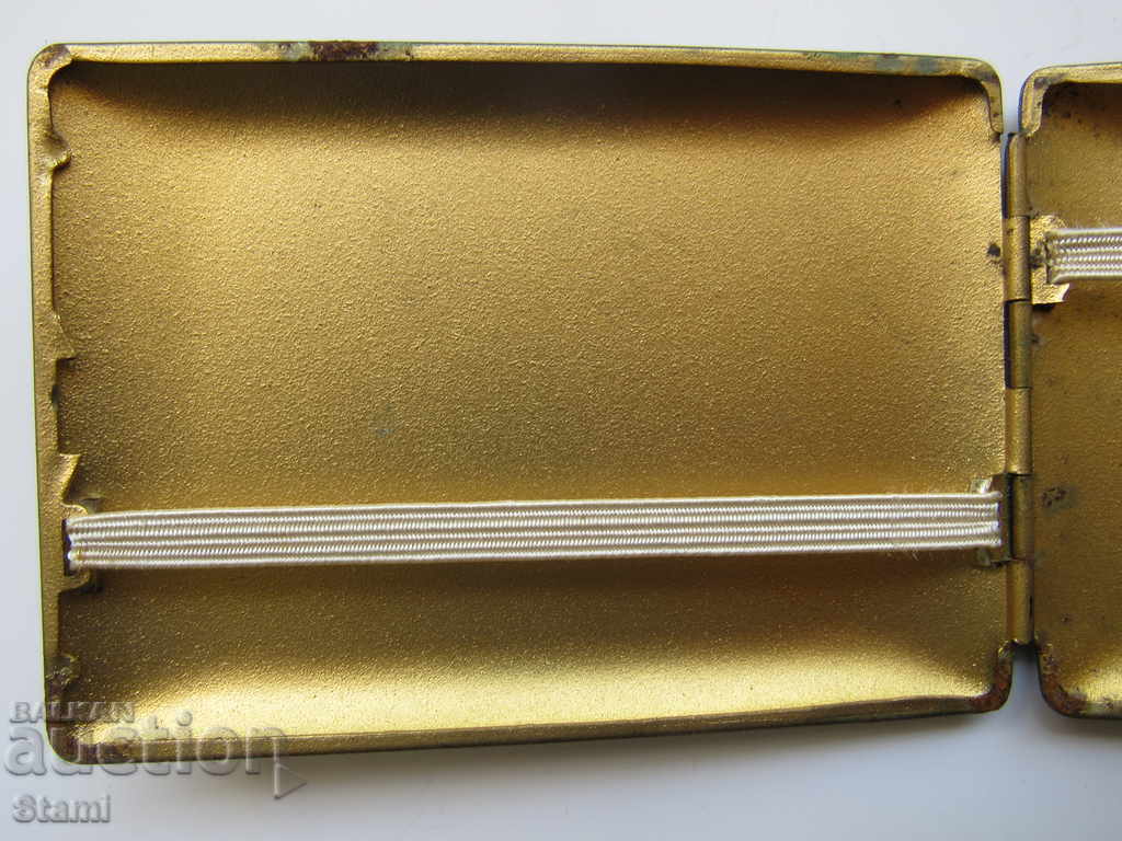 Delivery of Metal cigarette case from the 30s of the XX century