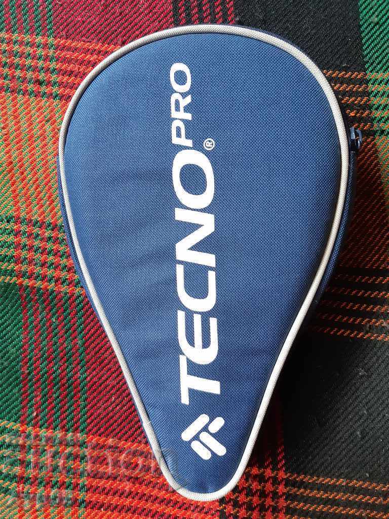 Table tennis stick TECNO, with case and 3 balls.
