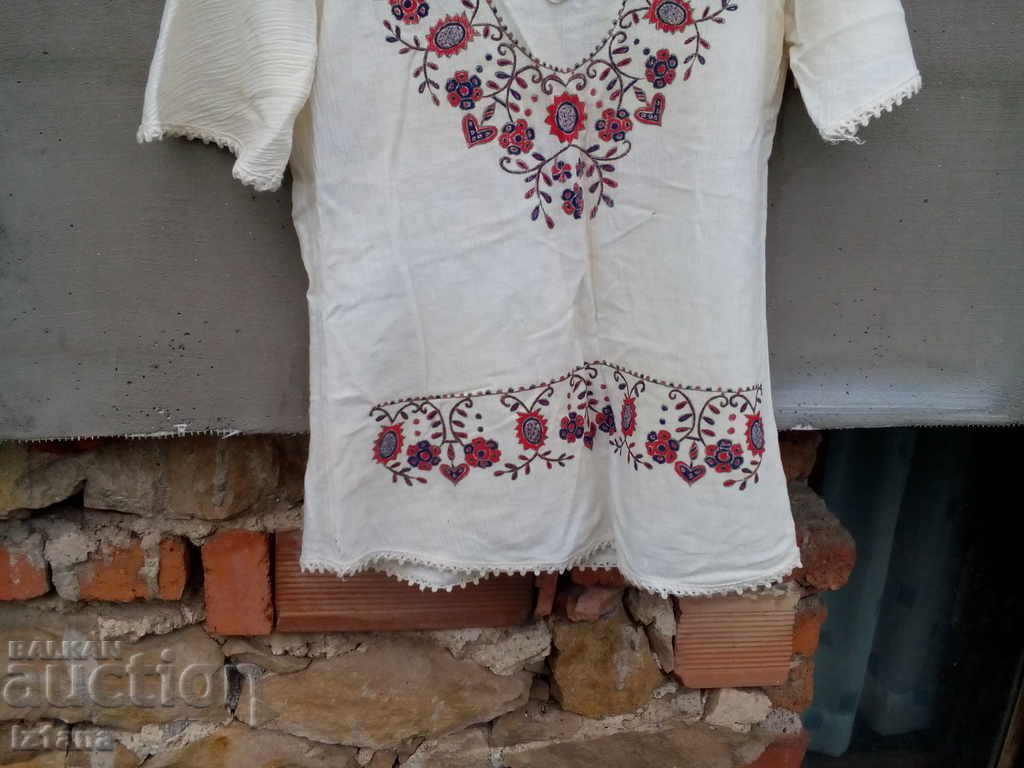 Auction  Old women's kenaren shirt, blouse