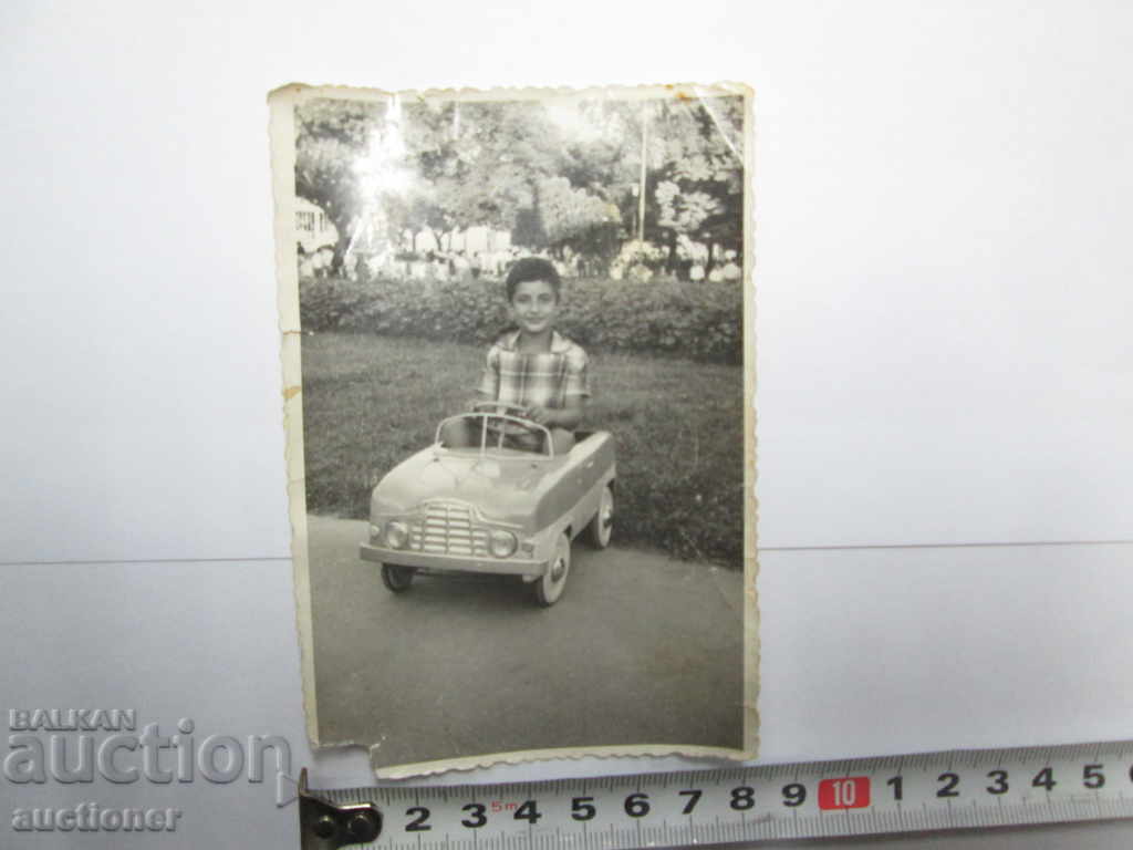 FOTO-TOY, MOSCOW CU PEDALE cu preț 15.00 BGN | € 7.67