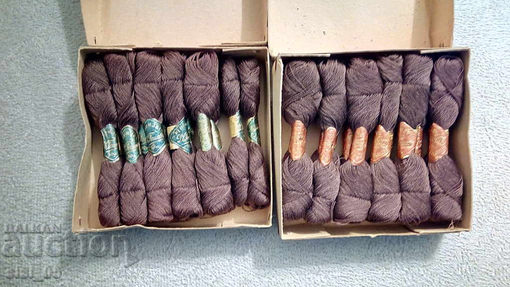 Delivery of 4 pcs. Royal cardboard box threads, thread Delivery of 4 pcs. Royal cardboard box threads, thread
