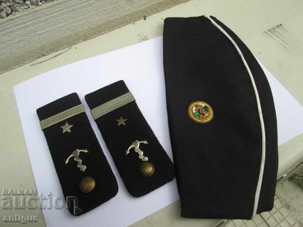 SEAMEN'S HAT, SHOULDERS AND COCKARD with price 30.00 BGN | € 15.34 SEAMEN'S HAT, SHOULDERS AND COCKARD with price 30.00 BGN | € 15.34