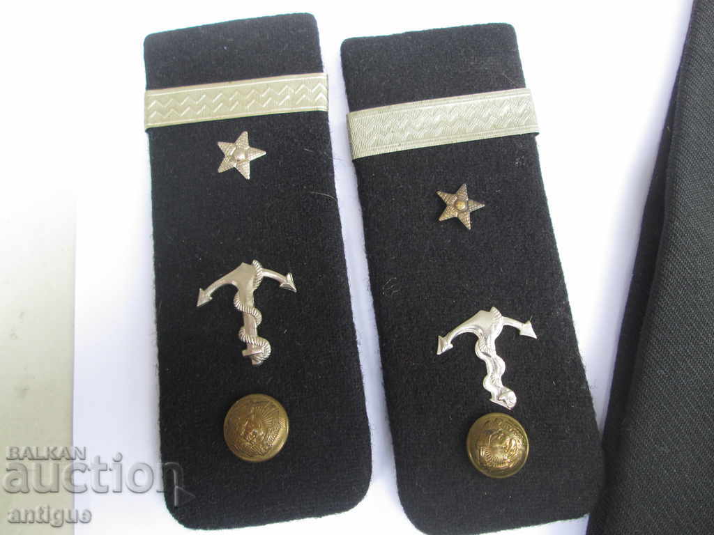 Auction SEAMEN'S HAT, SHOULDERS AND COCKARD Auction SEAMEN'S HAT, SHOULDERS AND COCKARD