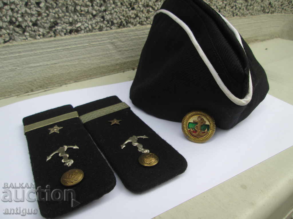 SEAMEN'S HAT, SHOULDERS AND COCKARD - 5 SEAMEN'S HAT, SHOULDERS AND COCKARD - 5