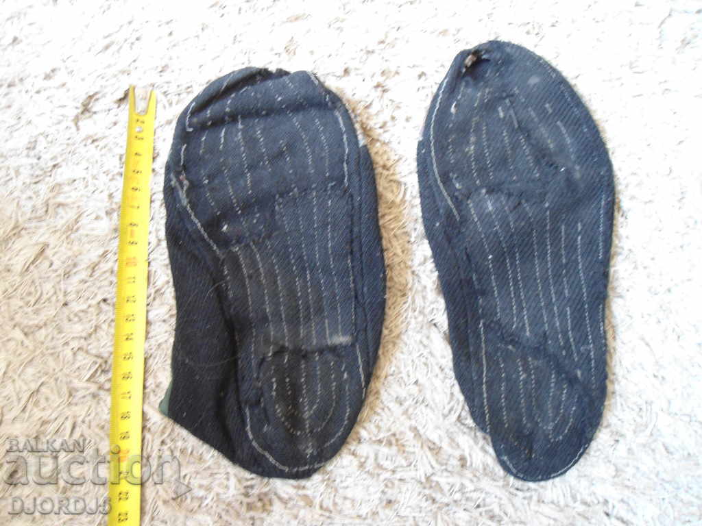 Auction Old slippers Auction Old slippers