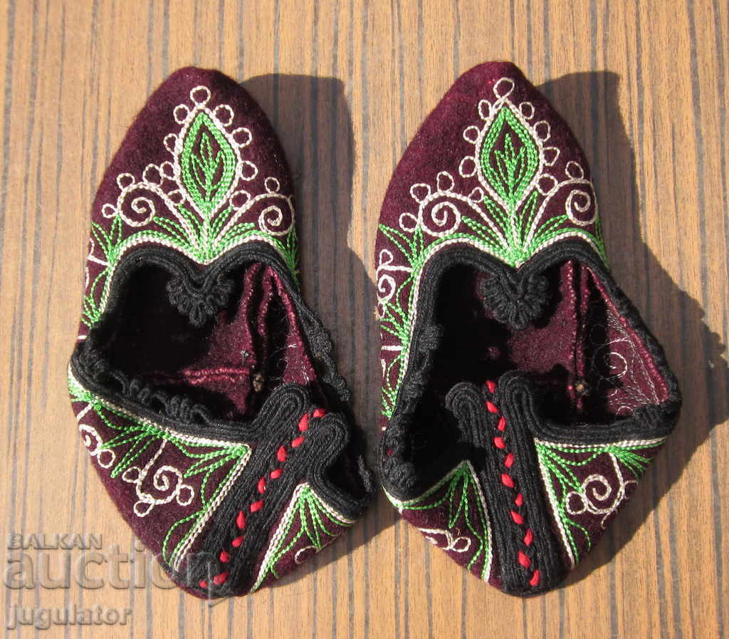 ancient Bulgarian folk woolen slippers embroidery