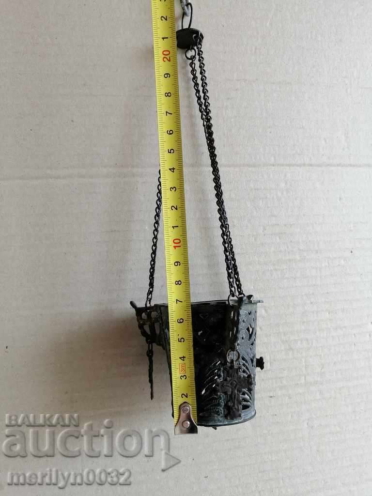 Παράδοση Παλαιό μπρούτζινο καντήλι χωρίς φλιτζάνι, εικόνα, θρησκεία, σταυρός Ιησούς Παράδοση Παλαιό μπρούτζινο καντήλι χωρίς φλιτζάνι, εικόνα, θρησκεία, σταυρός Ιησούς