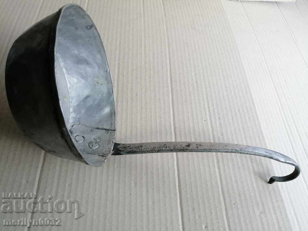 Delivery of Old copper ladle, pan, copper, copper pot, pit
