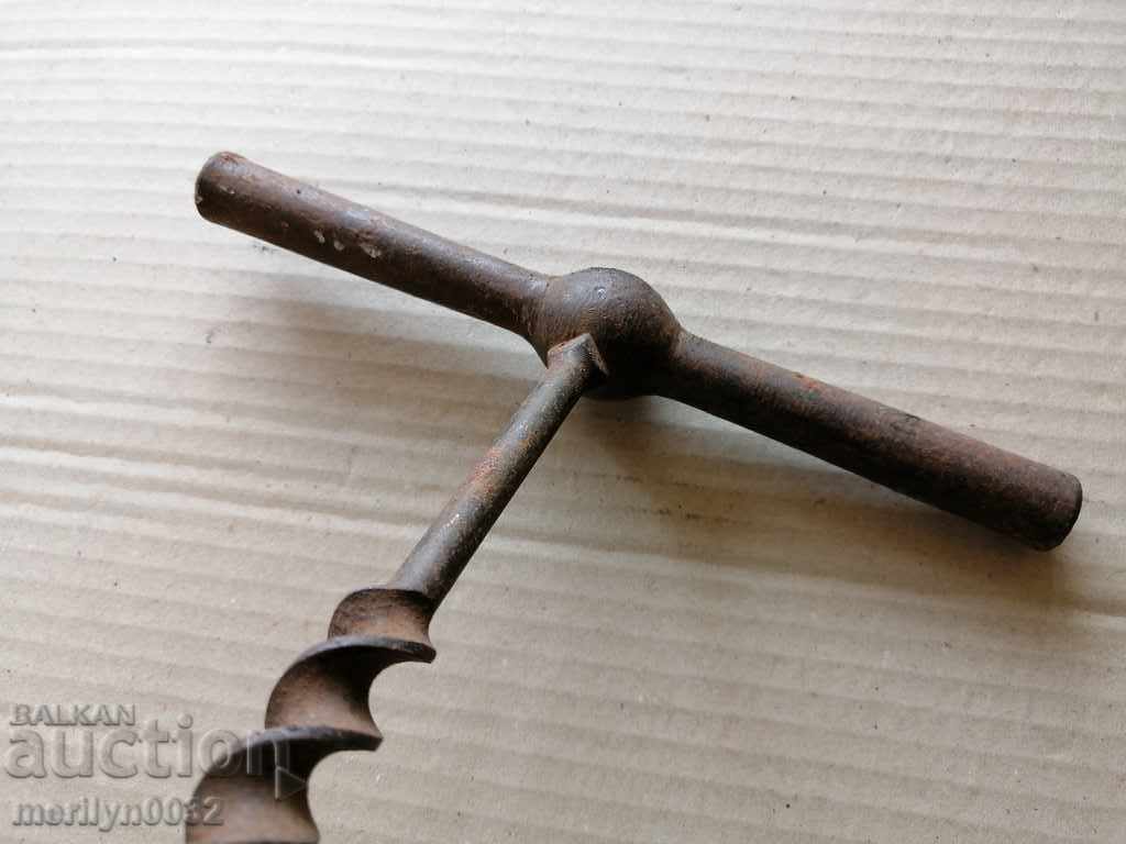 An old primitive crunch, a drill, a screwdriver with price 49.00 BGN | € 25.05 An old primitive crunch, a drill, a screwdriver with price 49.00 BGN | € 25.05