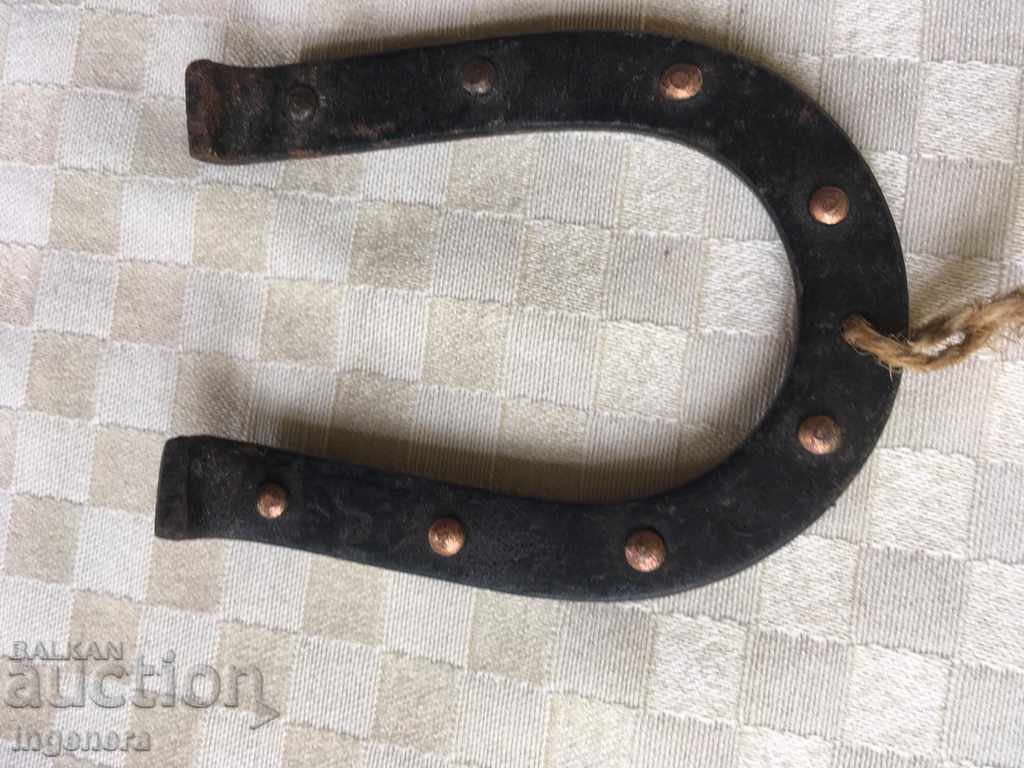 Auction HORSESHOE METAL SOUVENIR Auction HORSESHOE METAL SOUVENIR