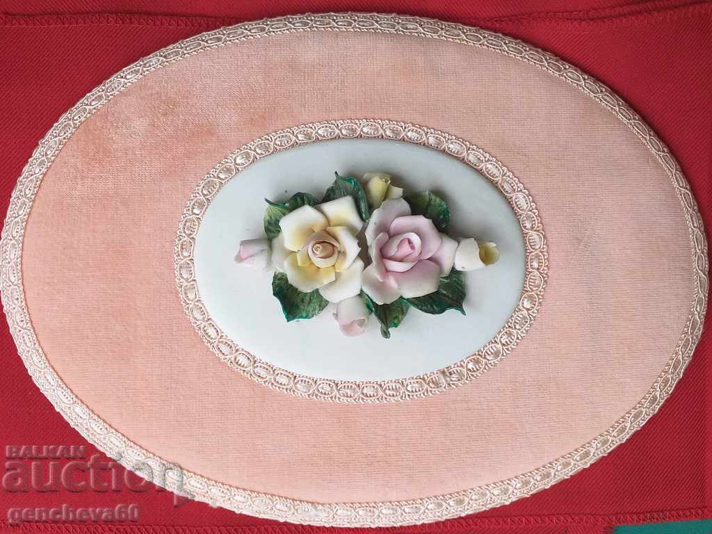 Licitație Panou decorativ "TRADAFIRI" lucrat manual Licitație Panou decorativ "TRADAFIRI" lucrat manual