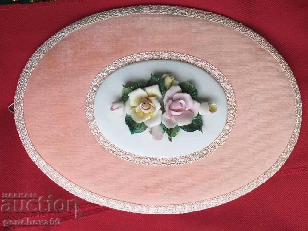 Livrarea Panou decorativ "TRADAFIRI" lucrat manual Livrarea Panou decorativ "TRADAFIRI" lucrat manual