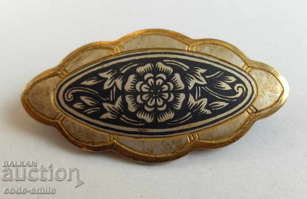 Old Russian women's brooch jewelry silver gilded nielo