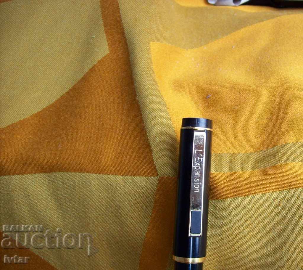 Delivery of Pen "L' Expansion"