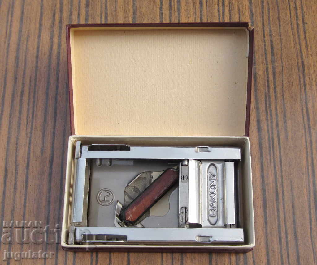 Auction old sharpener razor sharpener in box Auction old sharpener razor sharpener in box