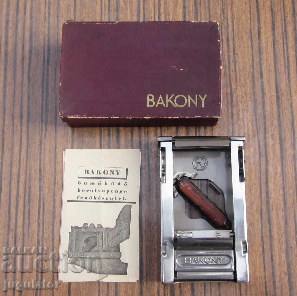 old sharpener razor sharpener in box
